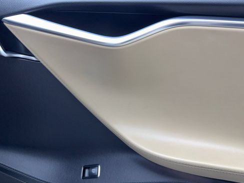 Used 2013 Tesla Model S RWD image 47