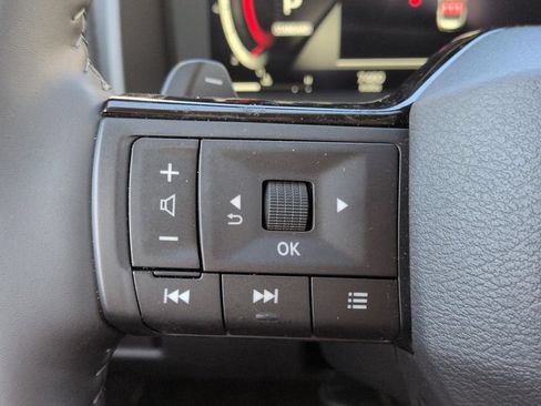 Certified 2025 Nissan Rogue Platinum FWD image 21