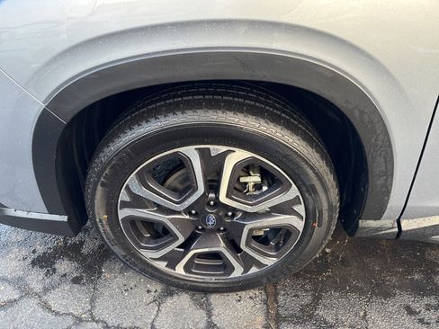 Used 2023 Subaru Ascent Limited w/ Technology Package image 8