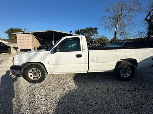 Used 2005 Chevrolet Silverado 1500 W/T RWD image 4