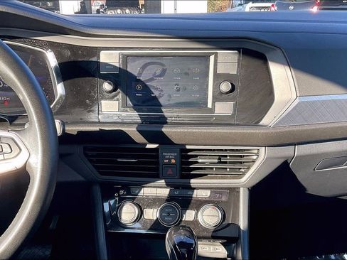 Used 2024 Volkswagen Jetta SE image 12