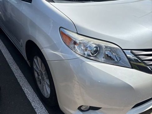 Used 2015 Toyota Sienna XLE w/ XLE Navigation Package image 6