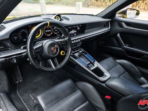 Used 2020 Porsche 911 Carrera S image 2