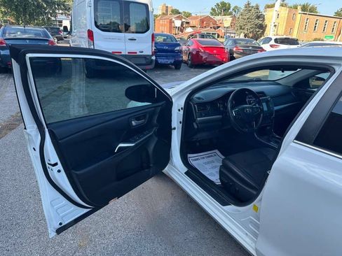 Used 2016 Toyota Camry SE FWD image 9