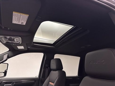 New 2025 GMC Sierra 2500 AT4 w/ AT4 Premium Plus Package image 9