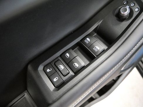 Used 2023 Jeep Grand Cherokee Limited w/ Luxury Tech Group II image 19