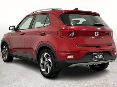 Used 2022 Hyundai Venue SEL w/ Cargo Package image 15