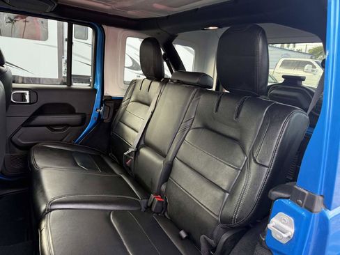 Used 2022 Jeep Wrangler Unlimited Sahara 4xe image 19