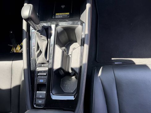 Used 2025 Honda Accord Touring image 12