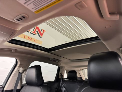 Used 2022 Lincoln Nautilus Reserve w/ Equipment Group 201A image 15