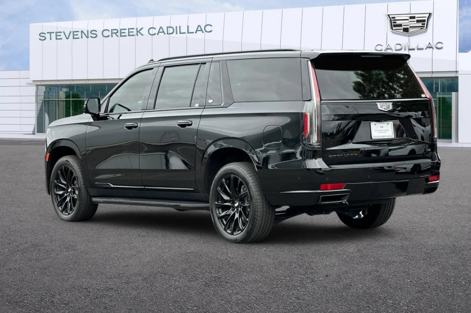 Certified 2023 Cadillac Escalade ESV Sport w/ LPO, ONYX Package AWD/4WD image 5