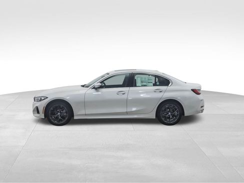 Used 2025 BMW 330i xDrive Sedan w/ Convenience Package image 2