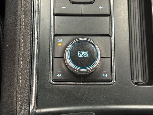 Used 2022 Ford Expedition XLT image 26