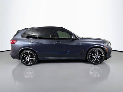 Used 2019 BMW X5 xDrive40i w/ M Sport Package AWD/4WD image 4