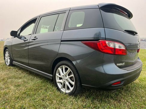 Used 2012 MAZDA MAZDA5 Touring w/ Moonroof & Audio Pkg FWD image 4
