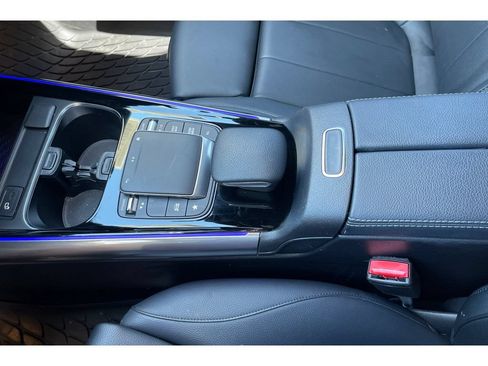 Used 2021 Mercedes-Benz GLA 250 image 32