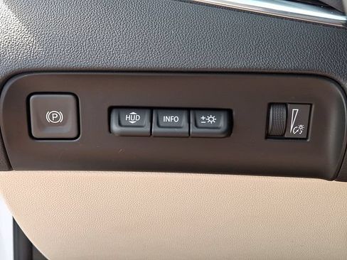 Used 2023 Buick Enclave Avenir w/ Avenir Technology Package AWD/4WD image 25