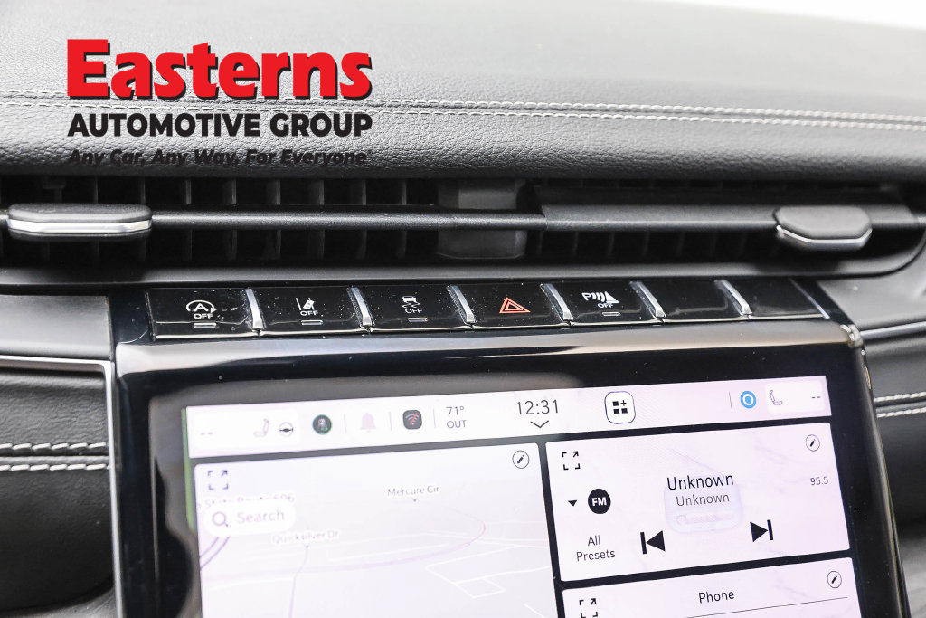 Used 2023 Jeep Grand Cherokee Limited AWD/4WD image 20