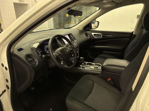 Used 2019 Nissan Pathfinder S AWD/4WD image 28