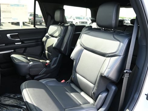 New 2027 Ford Expedition Platinum w/ Stealth Appearance Package AWD/4WD image 36