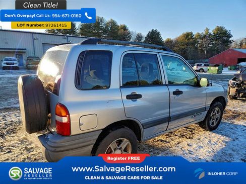 Used 2004 Chevrolet Tracker 4WD w/ Preferred Equipment Group image 4