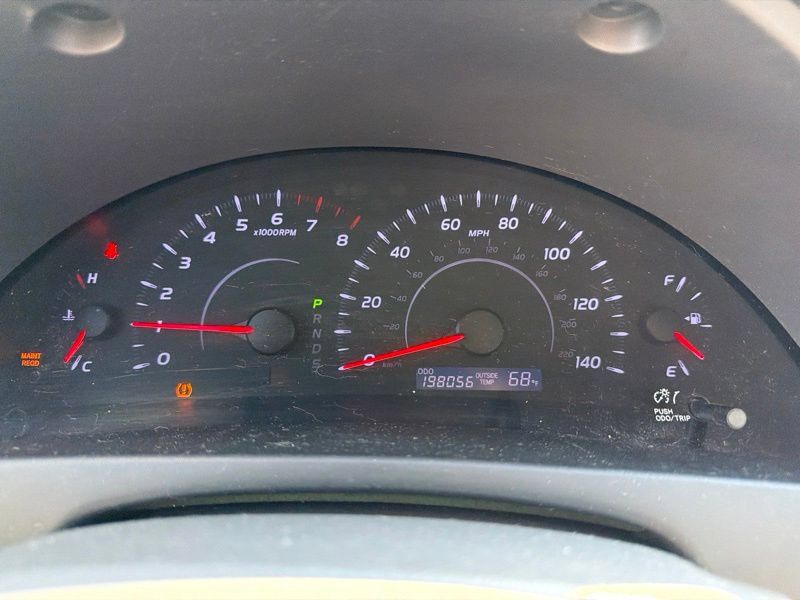Used 2011 Toyota Camry LE FWD image 13