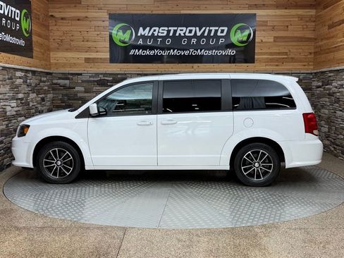 Used 2018 Dodge Grand Caravan SE FWD image 5