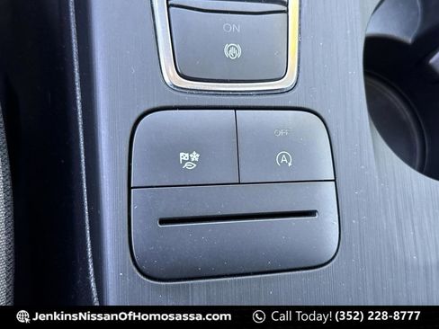Used 2020 Ford Escape SE FWD image 34