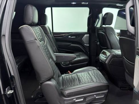 Used 2021 Cadillac Escalade ESV Sport Platinum RWD image 18