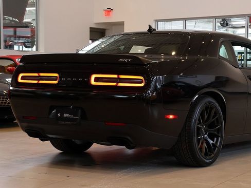 Used 2015 Dodge Challenger SRT Hellcat image 23