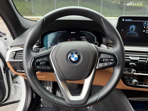 Certified 2023 BMW 530e w/ Convenience Package image 22