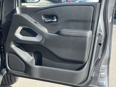 Used 2023 Nissan Frontier SV image 24