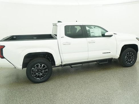 New 2026 Toyota Tacoma SR5 AWD/4WD image 32