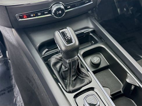 Used 2019 Volvo XC60 T6 R-Design w/ Protection Package Premier image 18