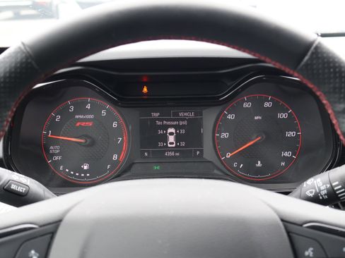 Used 2025 Chevrolet Trax RS w/ Sunroof Package image 32