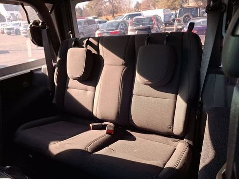 Used 2018 Jeep Wrangler Sport S image 10