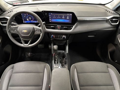 Used 2025 Chevrolet TrailBlazer LT FWD image 32