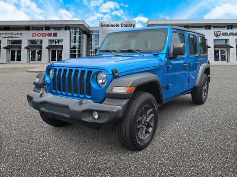 Used 2024 Jeep Wrangler Unlimited Sport AWD/4WD image 4
