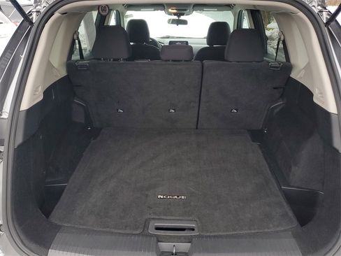 Used 2024 Nissan Rogue S image 22