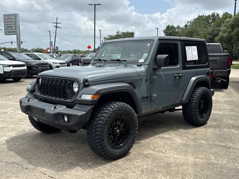 Used 2025 Jeep Wrangler Sport AWD/4WD image 3