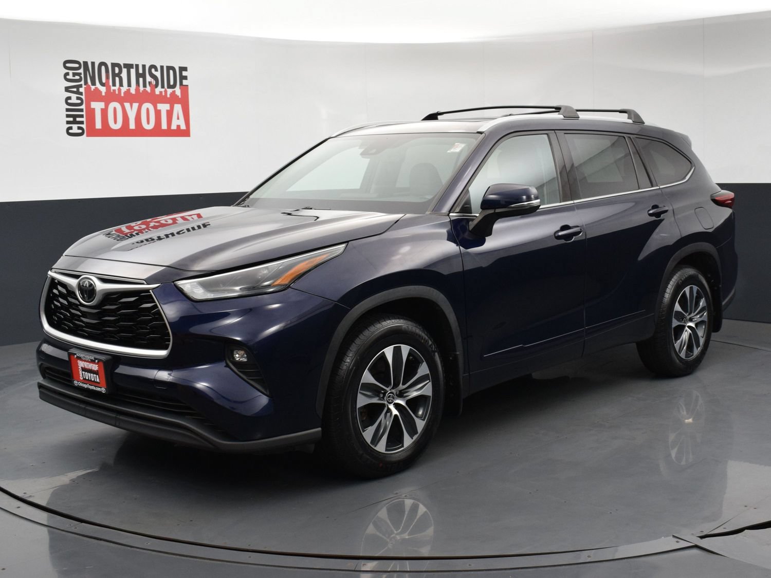 Used 2022 Toyota Highlander XLE AWD/4WD image 8