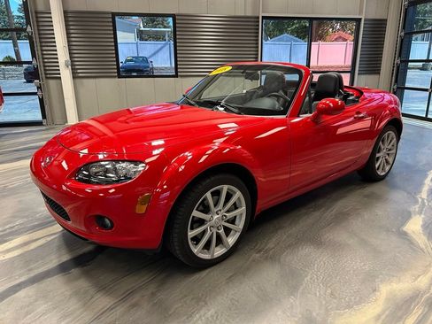 Used 2008 MAZDA MX-5 Miata Grand Touring RWD image 32