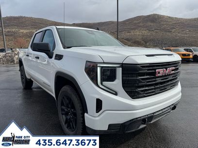 Used 2025 GMC Sierra 1500 Pro w/ Graphite Edition