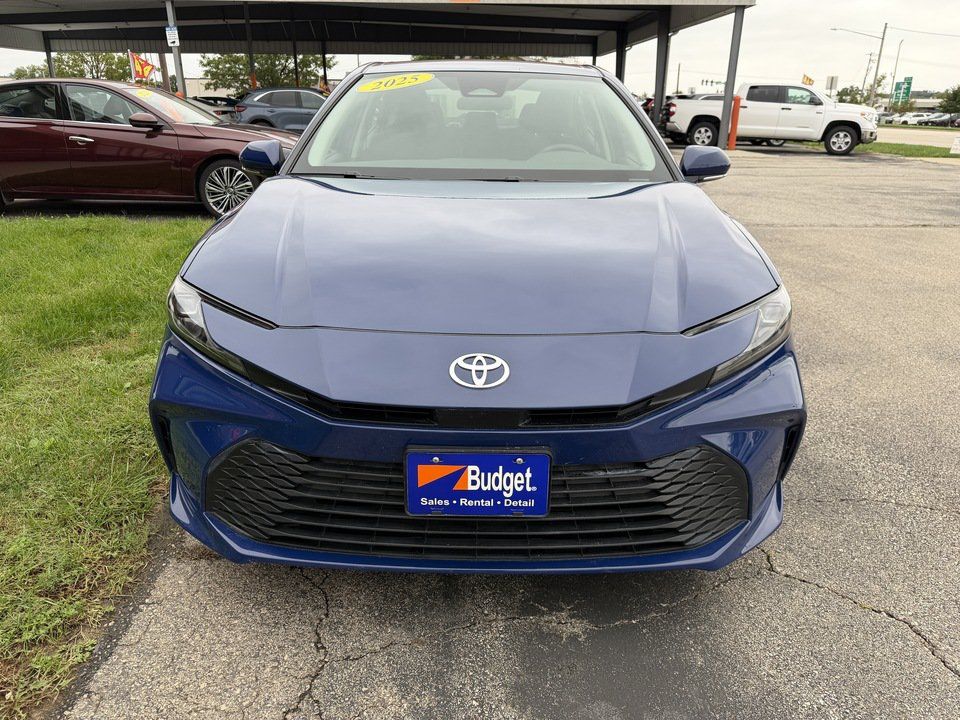 Used 2025 Toyota Camry LE FWD image 9