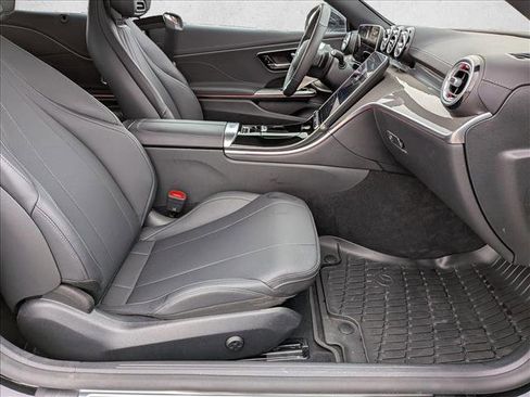 Used 2025 Mercedes-Benz CLE 300 4MATIC Cabriolet image 21