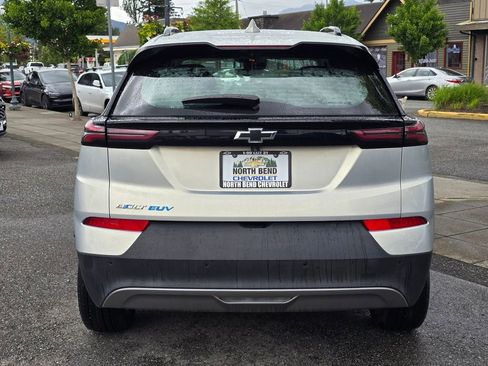 Used 2022 Chevrolet Bolt EUV Premier FWD image 6