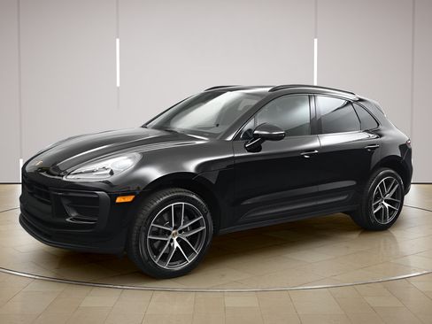 New 2026 Porsche Macan AWD/4WD image 1