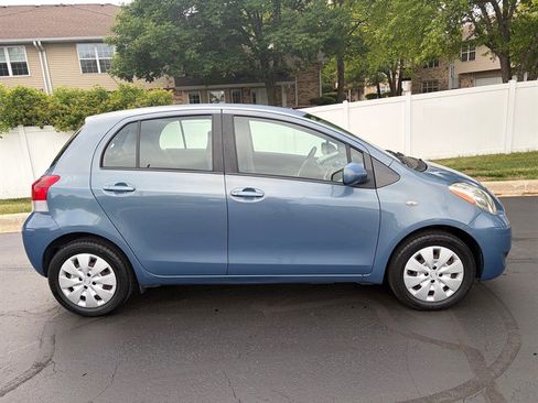 Used 2009 Toyota Yaris 4-Door Hatchback FWD image 6