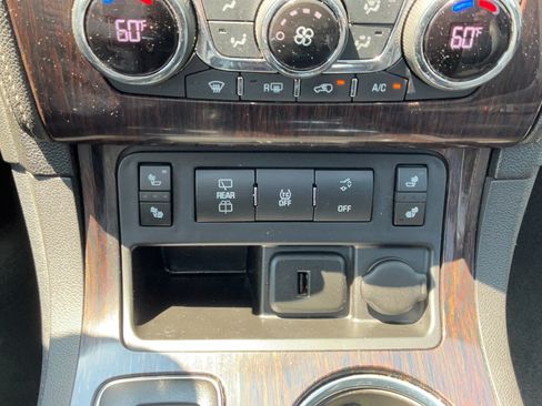 Used 2015 Chevrolet Traverse LT AWD/4WD image 40