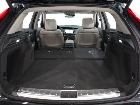 Used 2023 Cadillac XT4 Luxury w/ Cold Weather Package AWD/4WD image 34